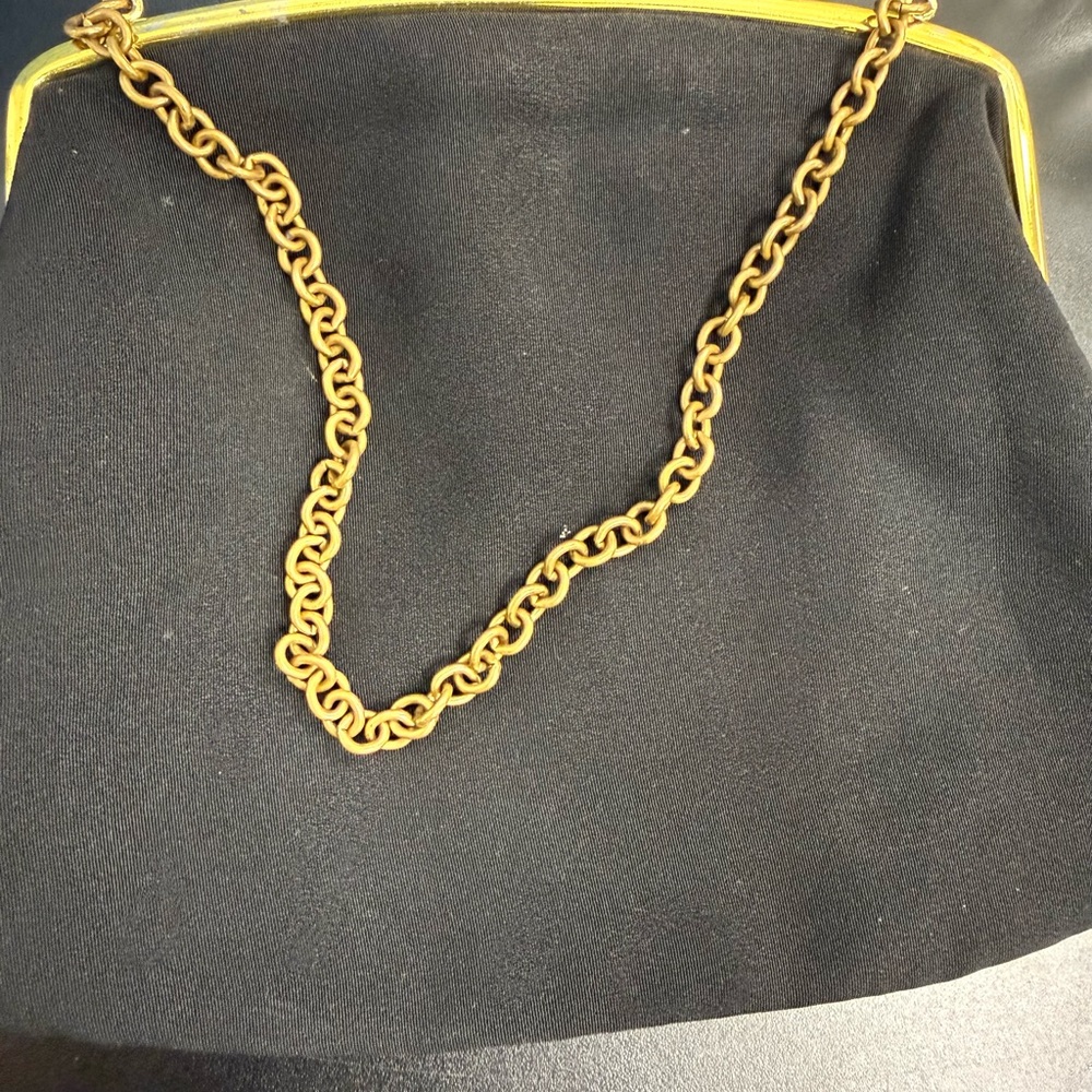 St. Thomas Bag with Gold Chain Vintage - Picture 9 of 10